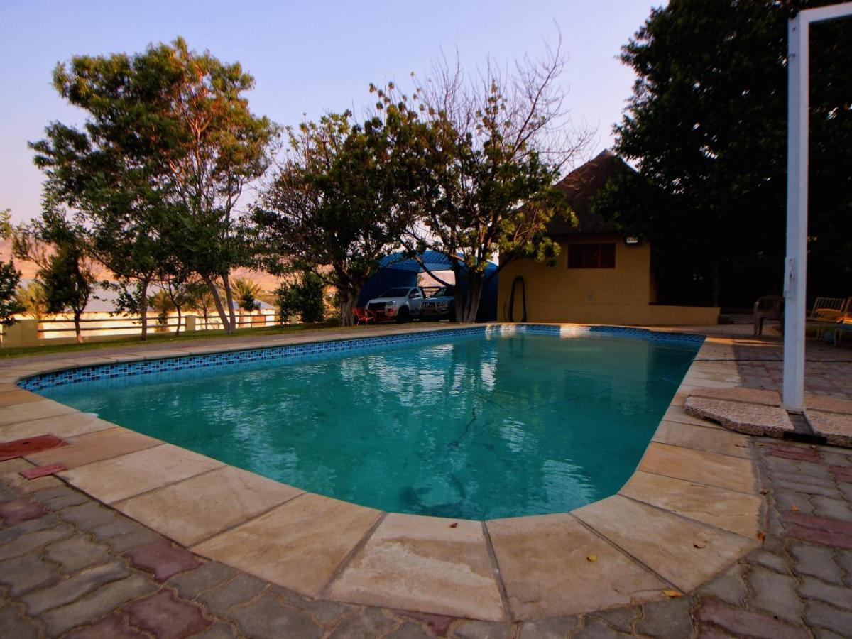 Отель Uitkyk Guest Farm Usakos Экстерьер фото