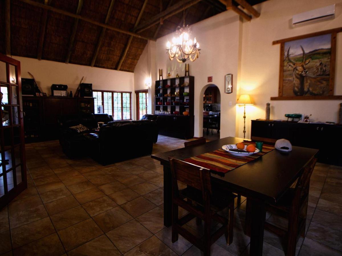 Отель Uitkyk Guest Farm Usakos Экстерьер фото