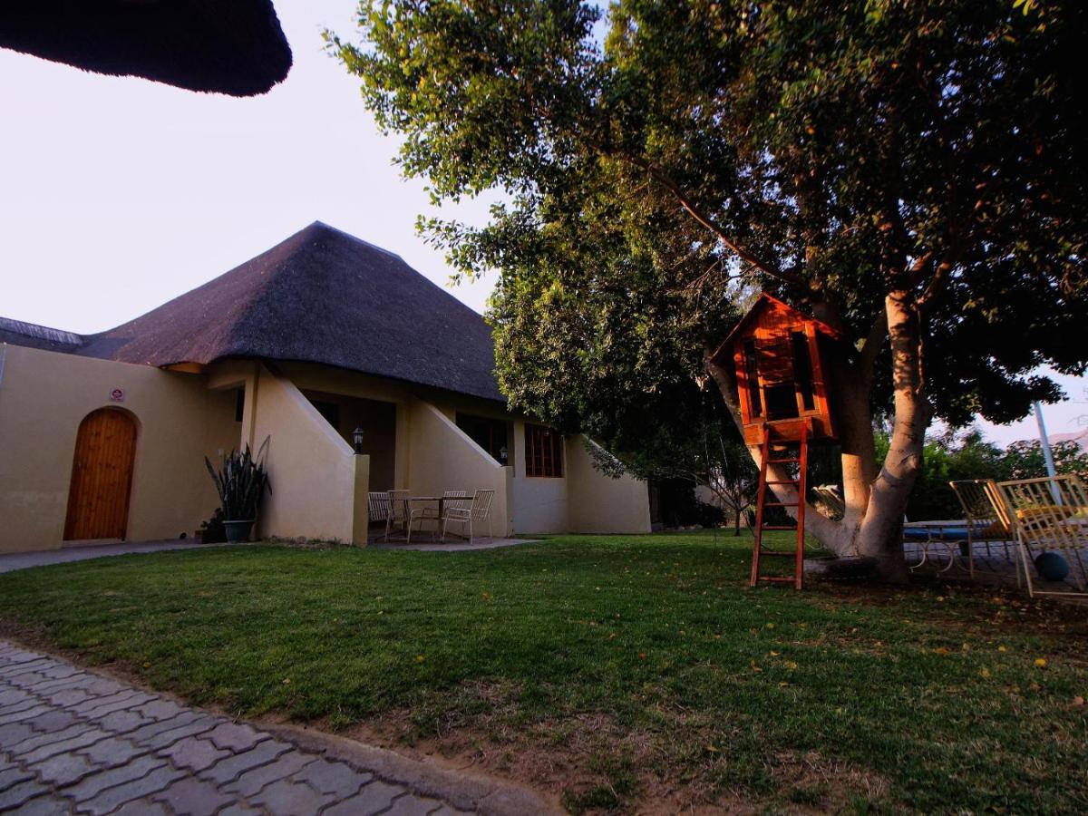 Отель Uitkyk Guest Farm Usakos Экстерьер фото