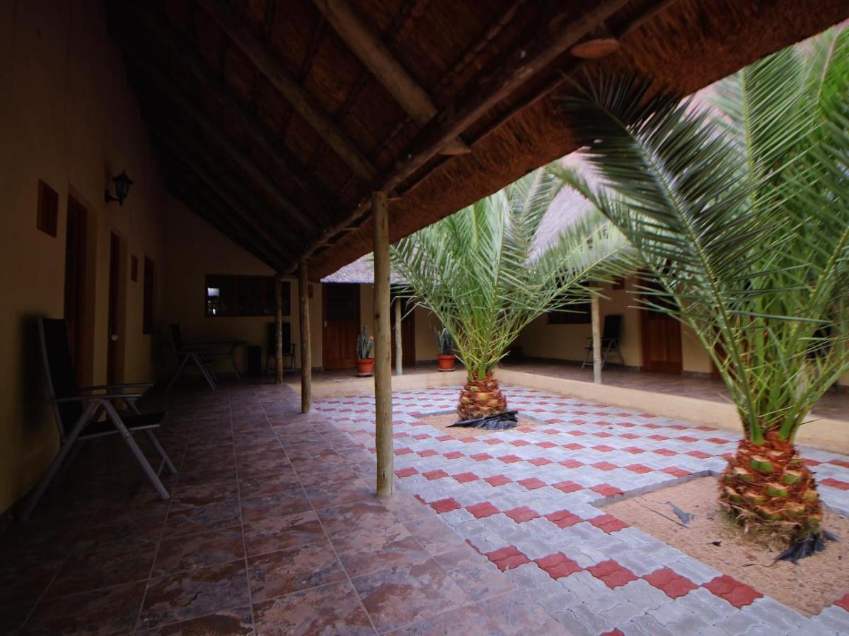 Отель Uitkyk Guest Farm Usakos Экстерьер фото