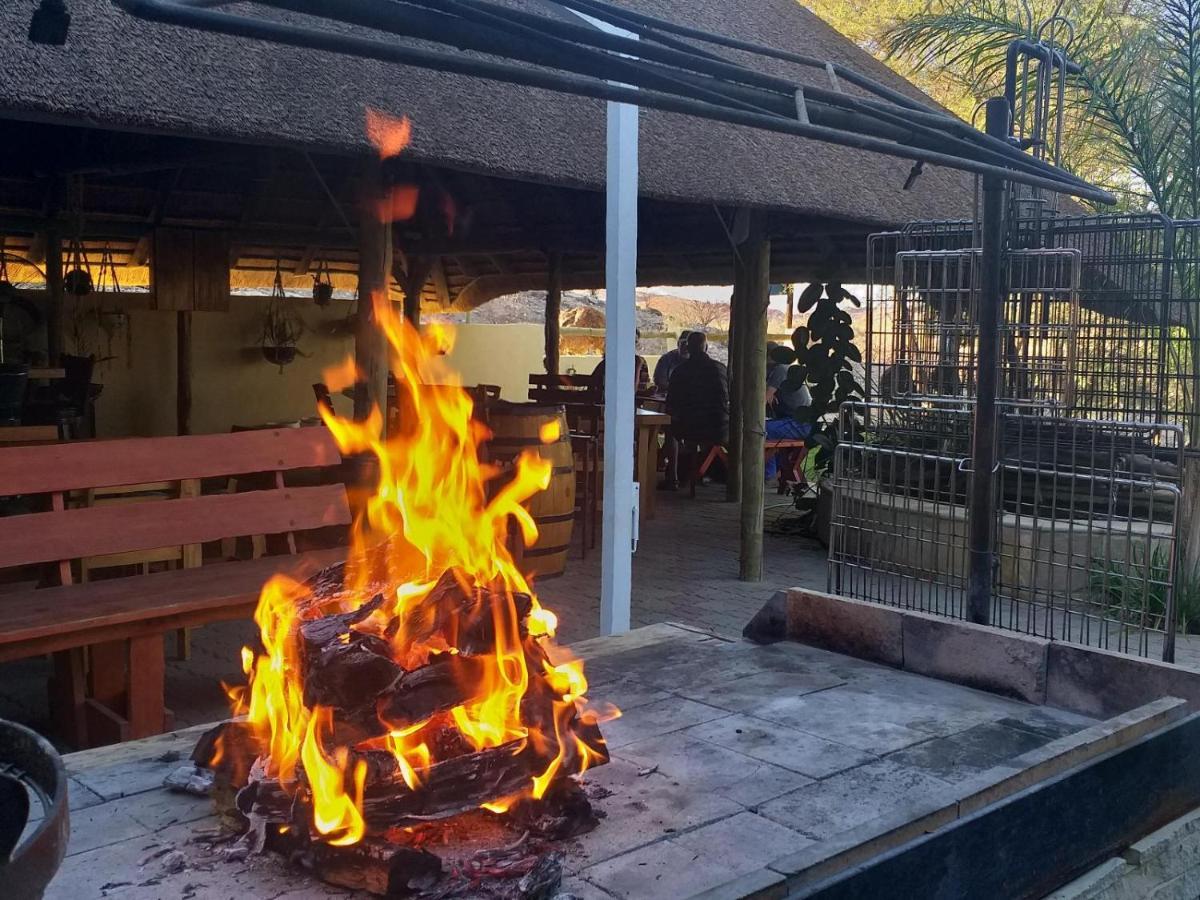 Отель Uitkyk Guest Farm Usakos Экстерьер фото