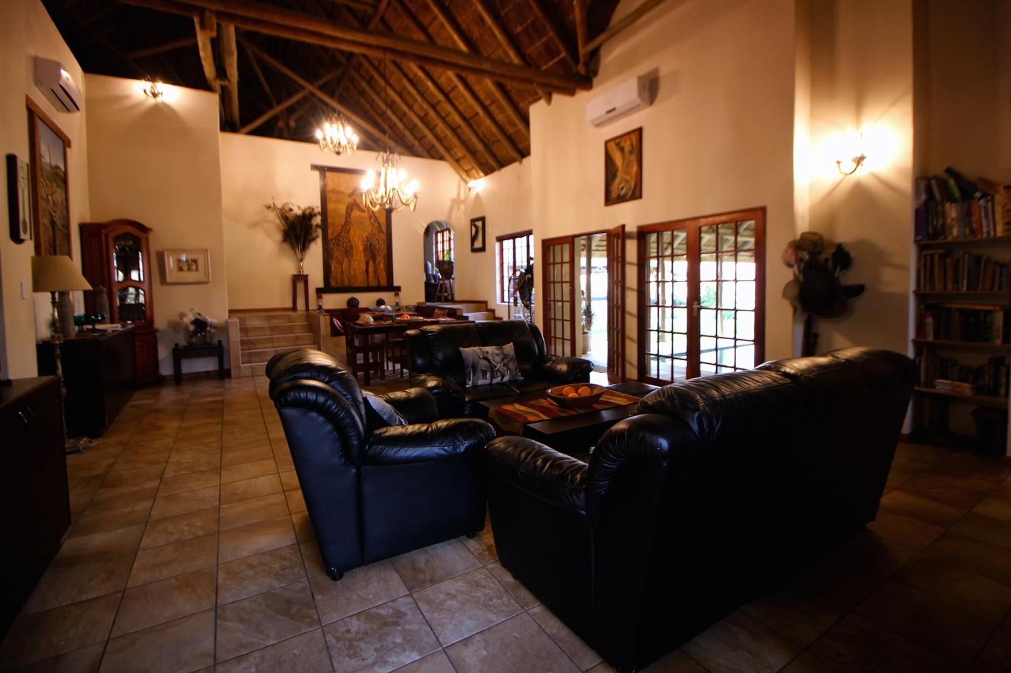 Отель Uitkyk Guest Farm Usakos Экстерьер фото