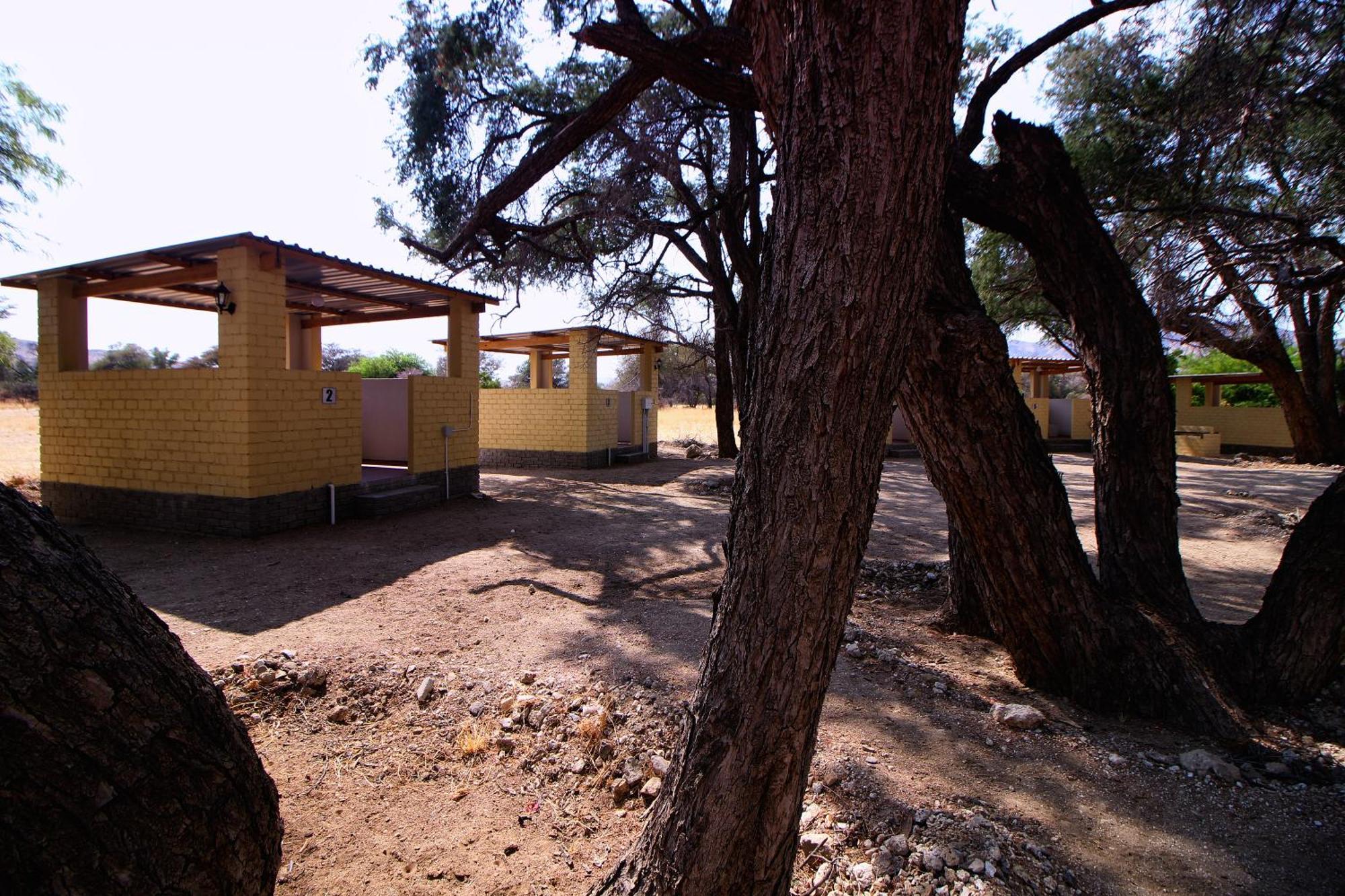 Отель Uitkyk Guest Farm Usakos Экстерьер фото